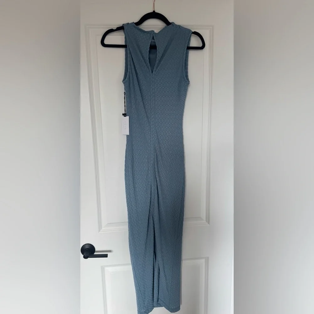 ASTR the label Textured Cowl Neck Midi Dress - Picture 3 of 4